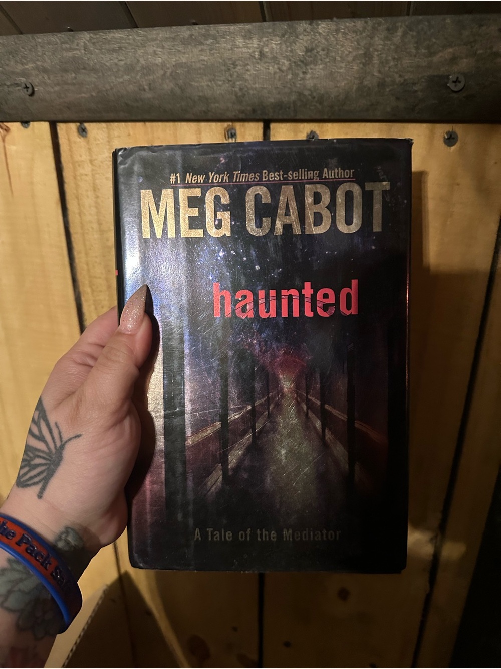 Meg Cabot - Haunted (Hardcover) - Black and Red Cover